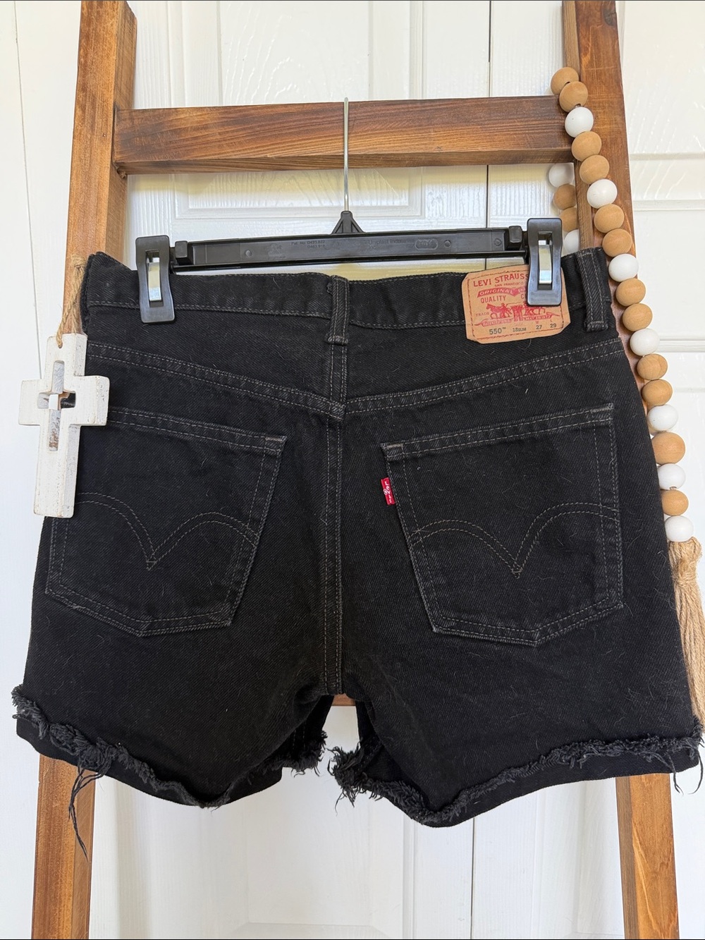 Levi's 550 high rise women’s Black Frayed Hem Denim Shorts